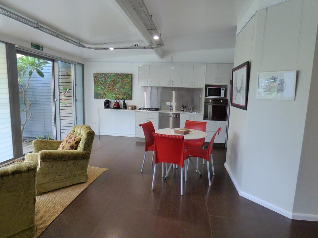 Arthouse Beachfront Accommodation Emerald Beach Exterior photo