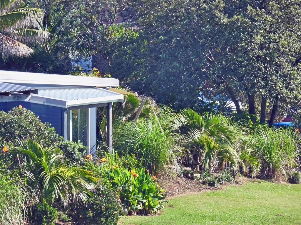 Arthouse Beachfront Accommodation Emerald Beach Exterior photo